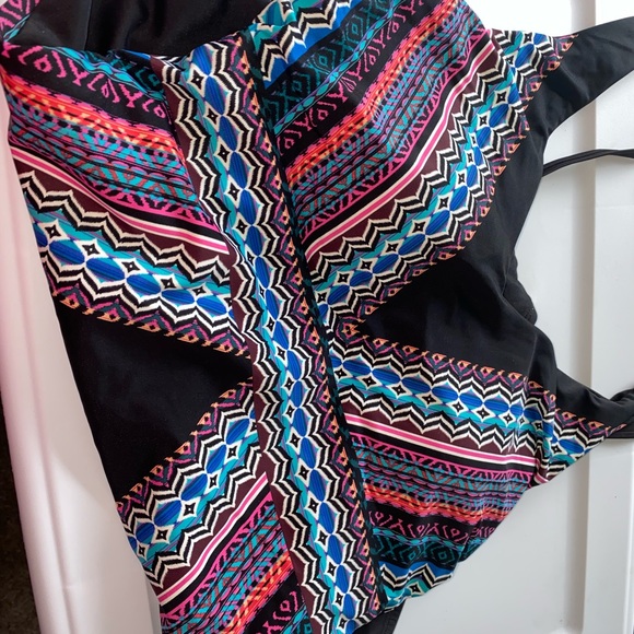 Swimsuit - Picture 4 of 4